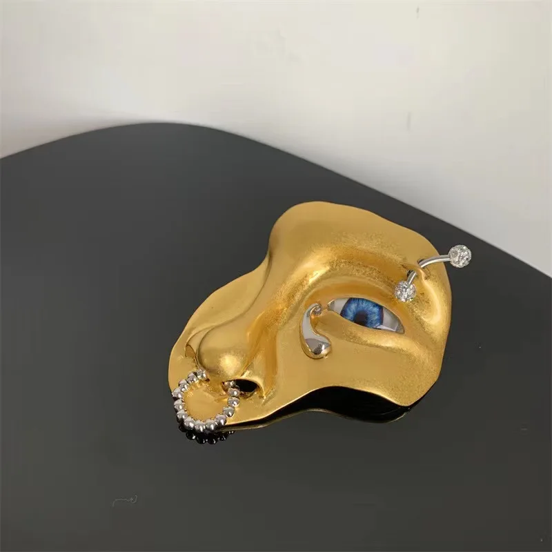 New Face Shape Fashion Brooch Gold And Silver Fashion Female Clothes Pin