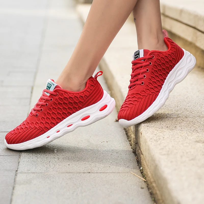 Hot Sale Knit Running Shoes Women Fashion Red Lightweight Sneakers Woman Summer Breathable Non-slip Casual Women's Sports Shoes