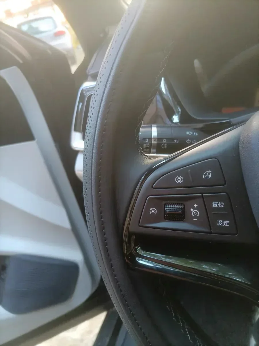 Auto-Lenkradbezug hat keinen Innenring, Lenkradbezug, rutschfest, atmungsaktiv, universelles Mikrofaser-Leder – Detail 13