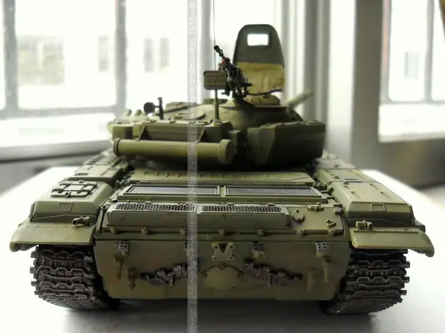 Trumpeter 80117 1/35 Electric Russian T-72B Armored Main Battle Tank Assembly Model Kits For Gundam Hobby Collection 5