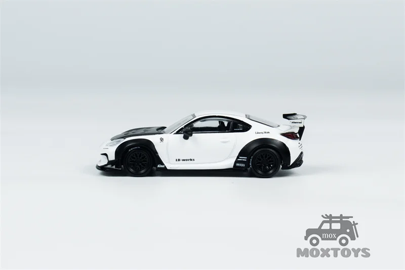 MINI GT 1:64 GR86 LB Nation White LHD Diecast Model Car 3
