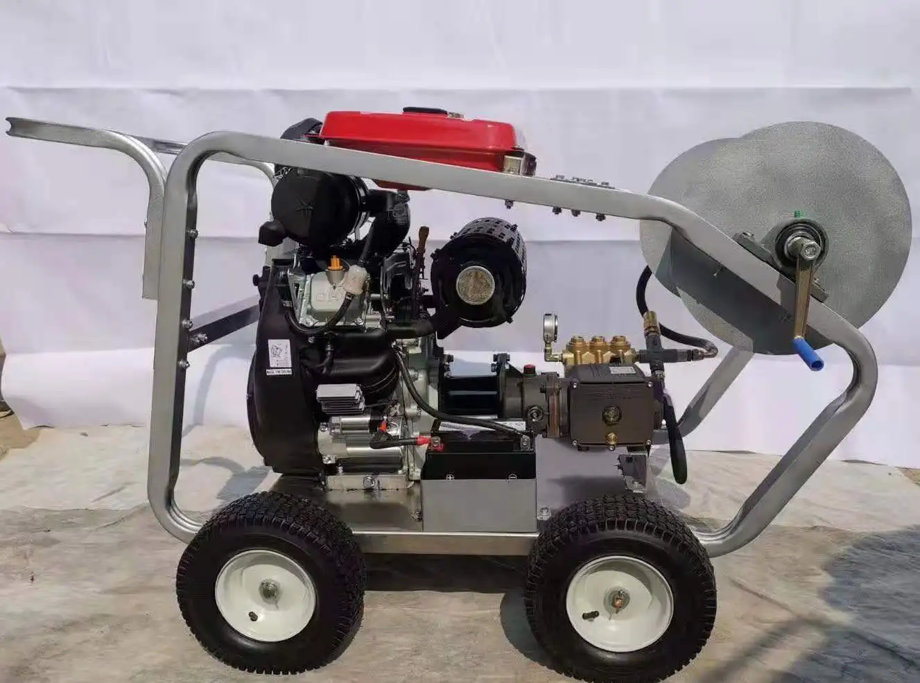 Chinese Supplier 27 HP Pressure Washer and Flow Rate up to 66 Liters Per Minute for Sale