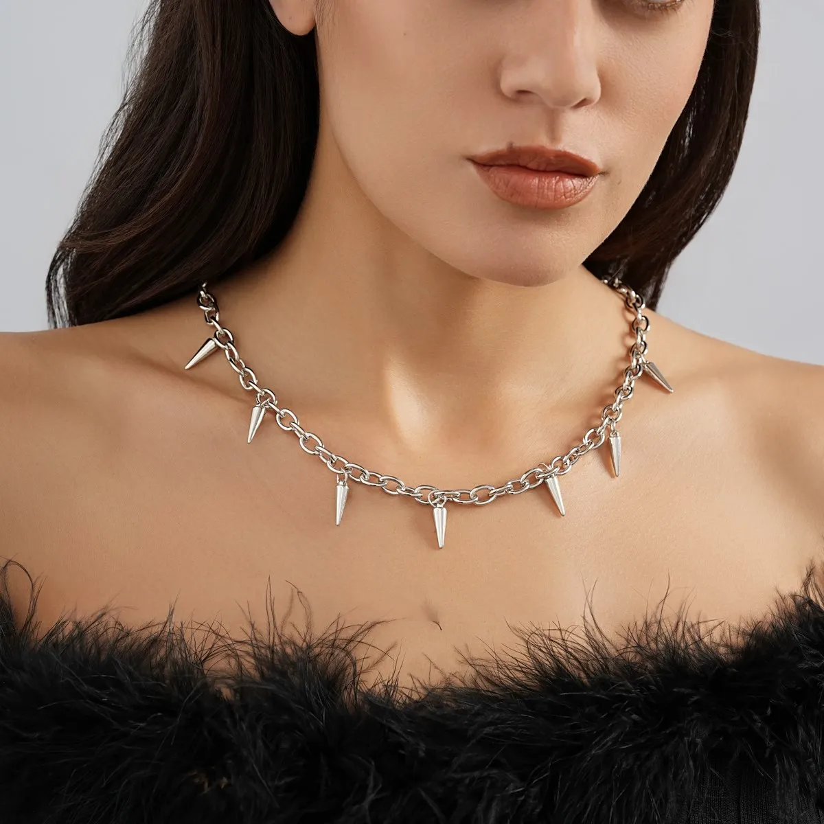 

Fashionable Punk Tapered Chain Necklace For Women High-end And Simple Women's Birthday Gift Jewelry Wholesale Direct Sales