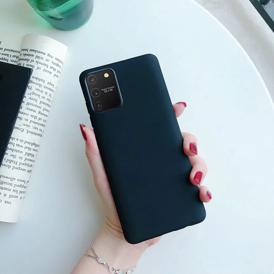 Matte Solid Silicon Protective Case – Premium Finish, Enhanced Durability