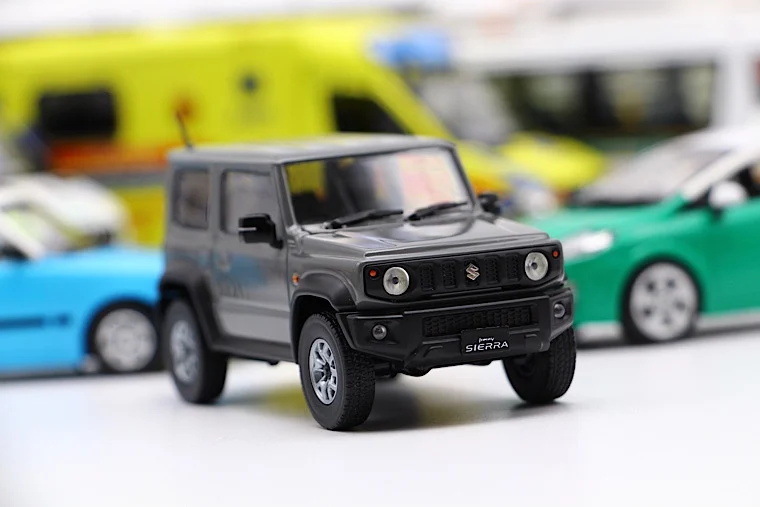 

Kyosho Suzuki Jimny Sierra 1:43 2018 Metal Die-cast Model Collection Car Toy