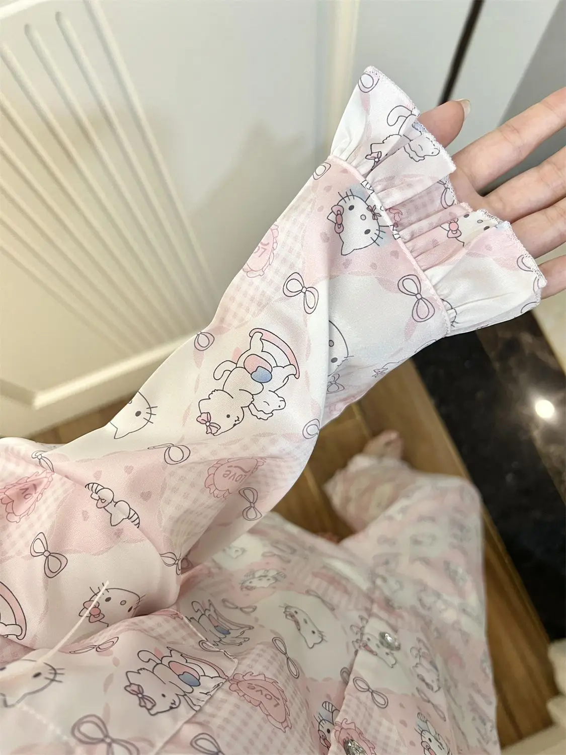 طقم بيجامة نسائي حلو من Hello Kitty - ملابس ربيعية...