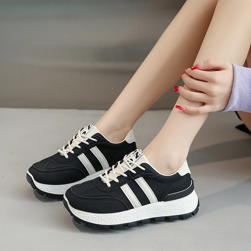 New Striped Large Women Thick Sole Board Shoes Front Lace Up Small White Shoes Low Top Casual Sports Sneakers Women