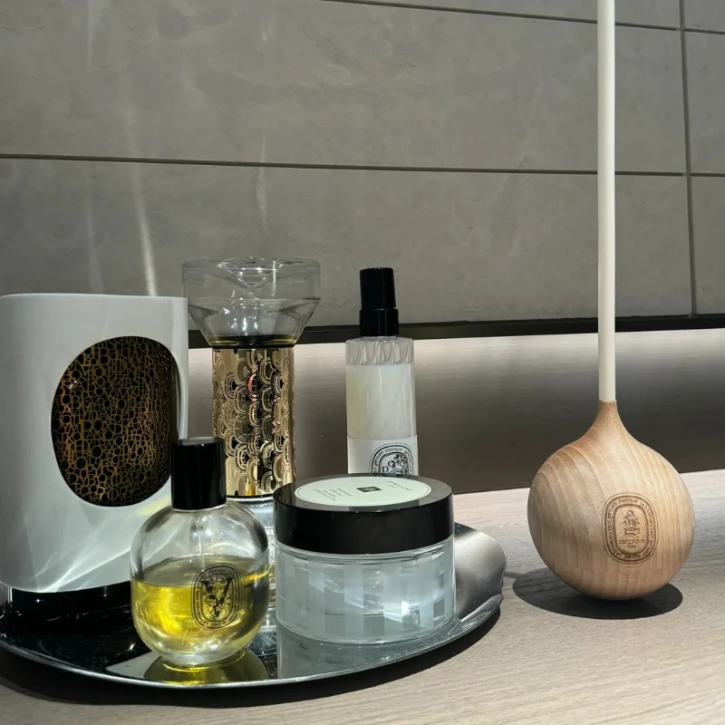 Home Fragrance Diffuser Baies Fragrance Swinging Weng Diffuser Wooden Spherical Seat Ceramic Exquisite Creative Decor