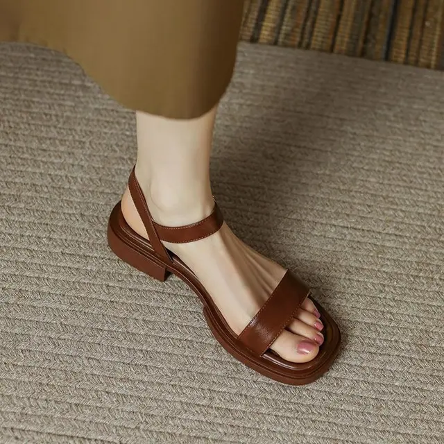 Sandales d'été à talons bas pour femmes, chaussures d'extérieur décontractées en cuir véritable pour le bureau, style concis, 2023 1
