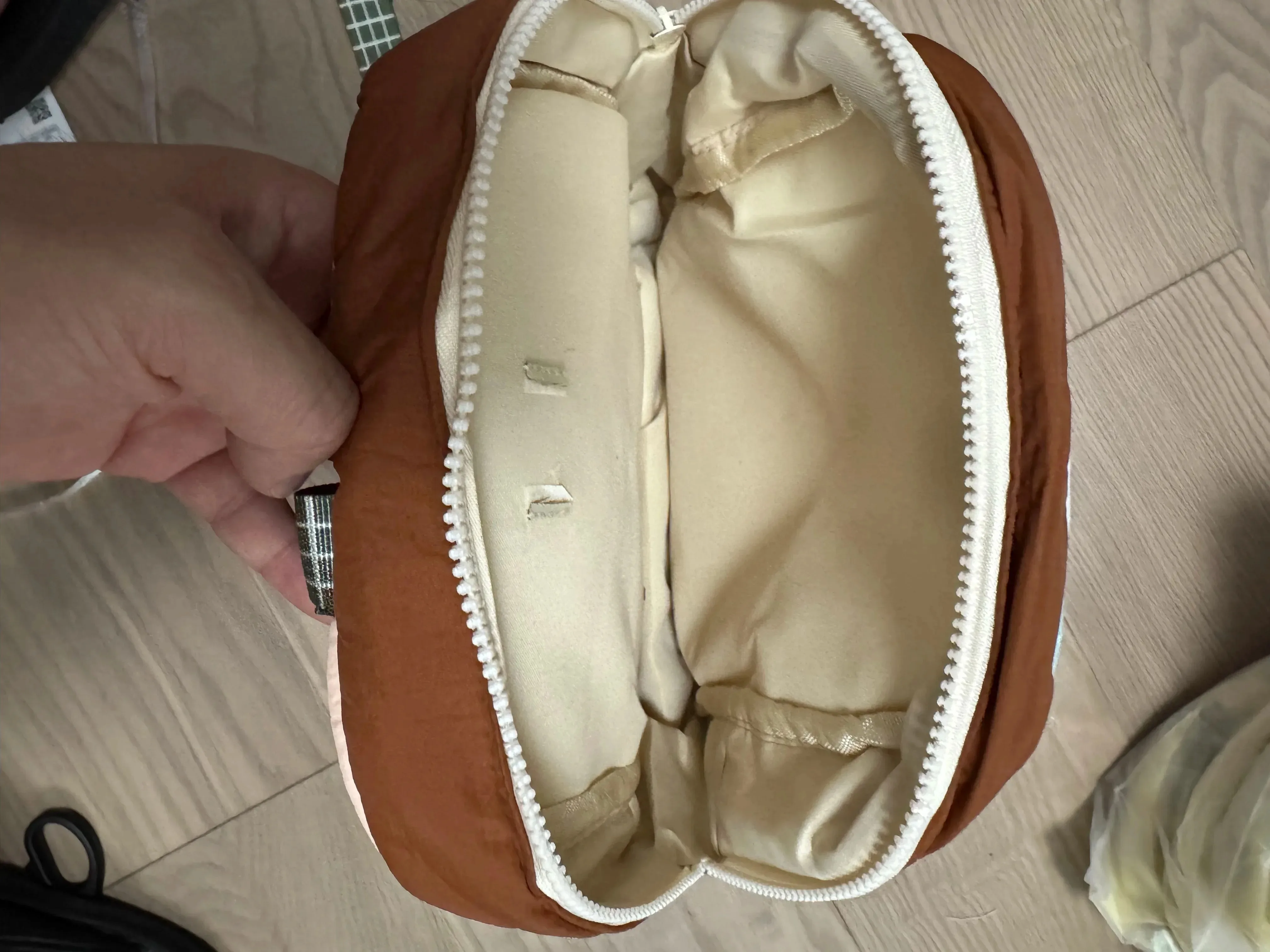 حقيبة ظهر مخصصة للأطفال مع تطريز السيارة - حقيبة حفاضات للأطفال الصغار تحمل اسمًا مخصصًا، حقيبة مشي للبنين والبنات، حقيبة مدرسية لطيفة