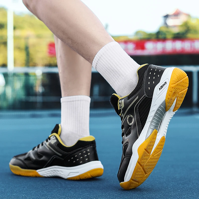High quality table tennis shoes, men's and women's badminton shoes sports shoes comprehensive training