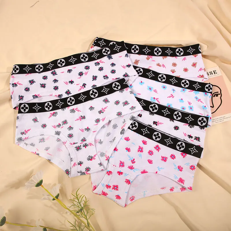 

SVOKOR 6PCS/Set Cotton Women's Low-rise Printed Triangle Briefs Comfortable Breathable Invisible Seamless Butt Underwear