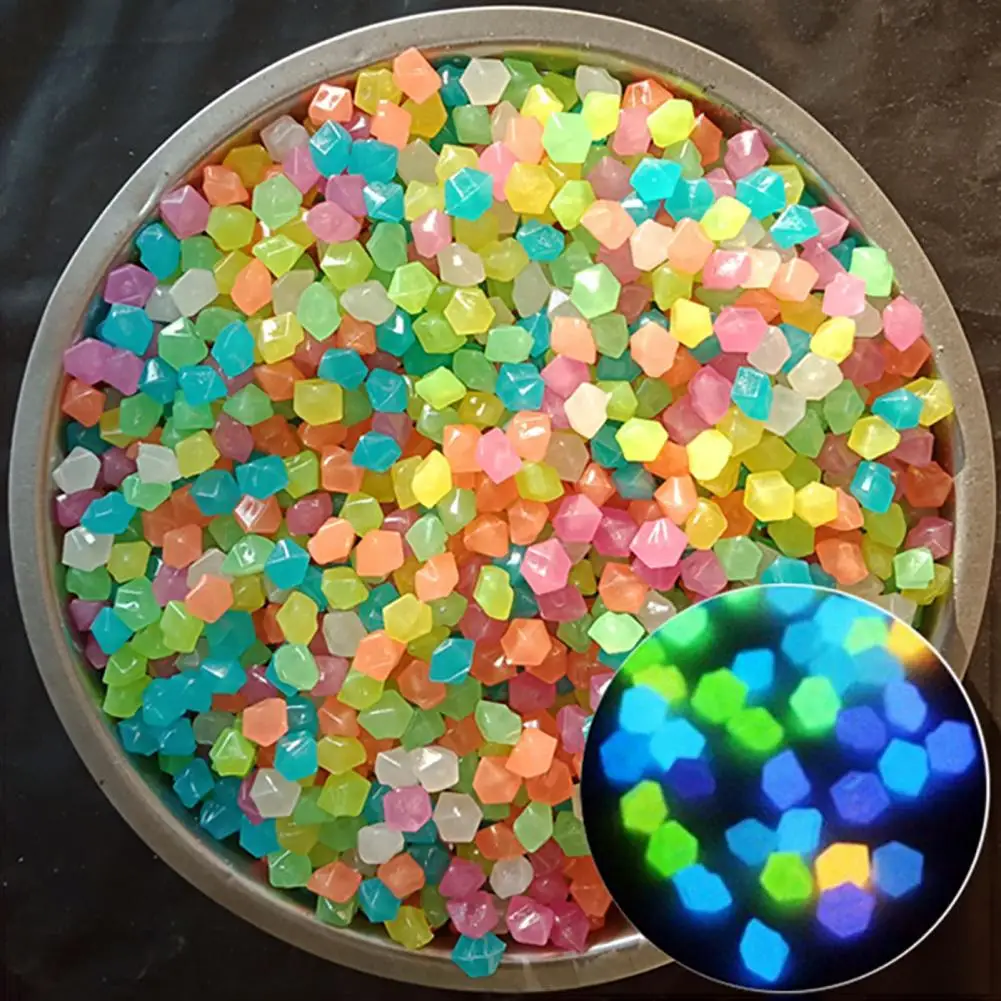 200Pcs Luminous Pebble Wear Resistant Lightweight Glow in Dark Rhombus Aquarium Stone glow stones decorative stones