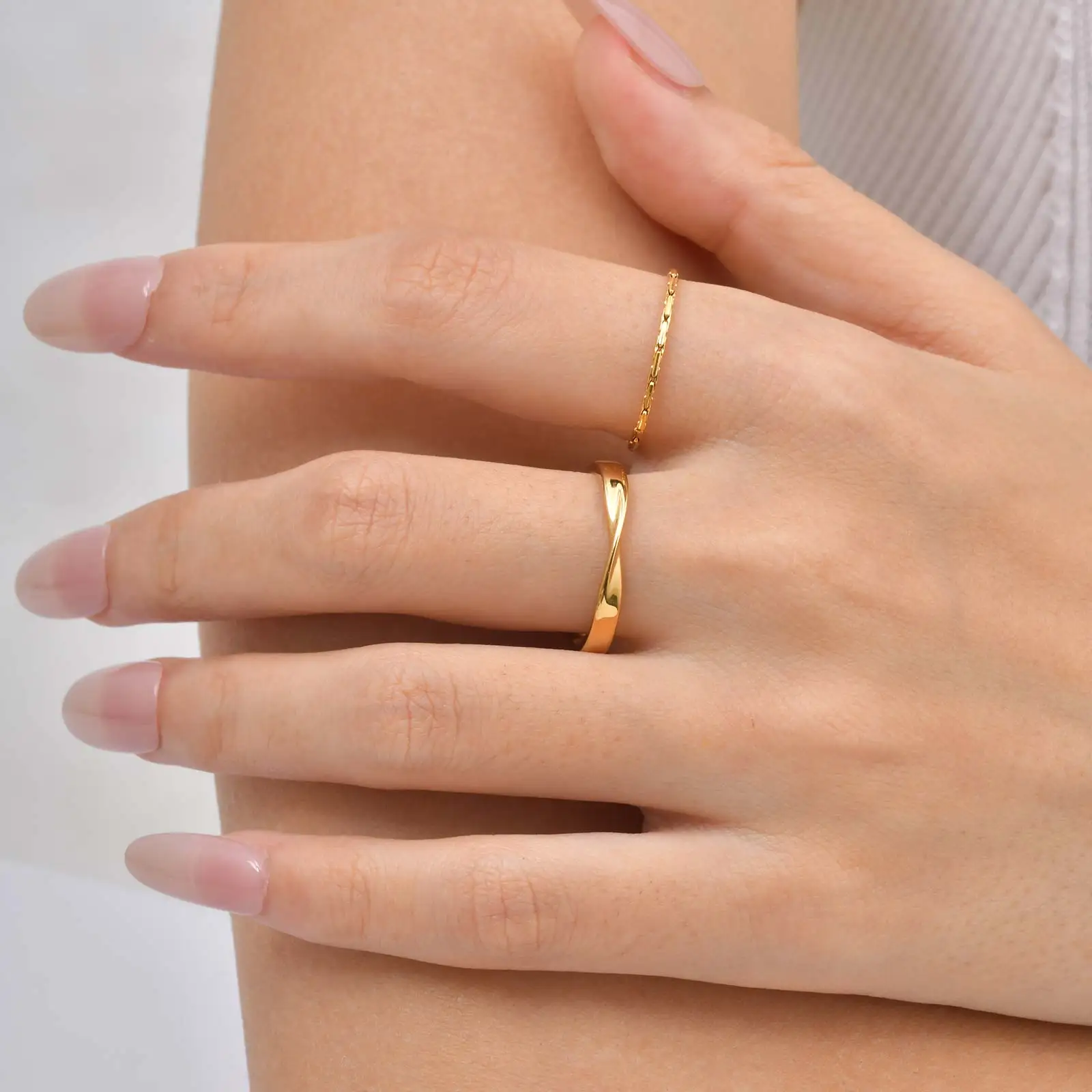 Schlichter Luxus Edelstahl 1mm/3mm Dünner Ring Exquisiter Goldfarbener Stapelbarer Fingerring Minimalistischer Feiner Schmuck für Frauen – Detail 4
