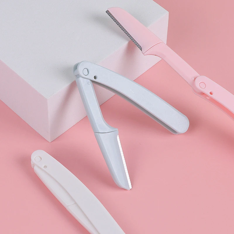 Karsyngirl 3pcs Fold Eyebrow Trimmer Scissors Hair Remover Eyebrow Comb Razor Eyebrow Clip Makeup Tools Face Razor for Women 4