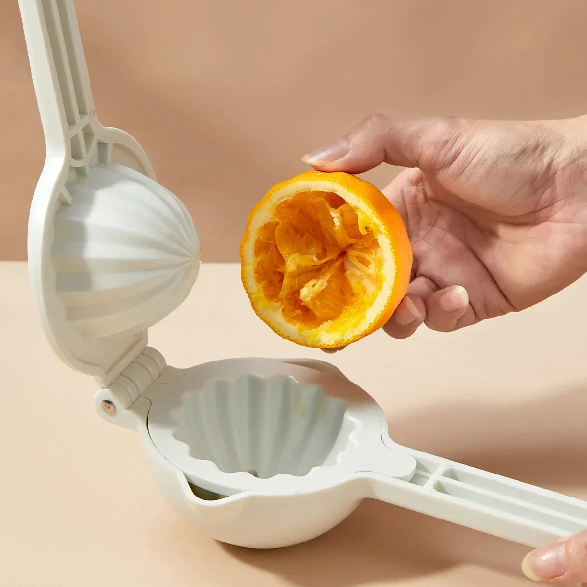 WORTHBUY Lemon Squeezer Plastic Citrus Press Kitchen Fruit Tools Manual Fruit Juicer Orange Fruit Extractor Hand Lemon Press