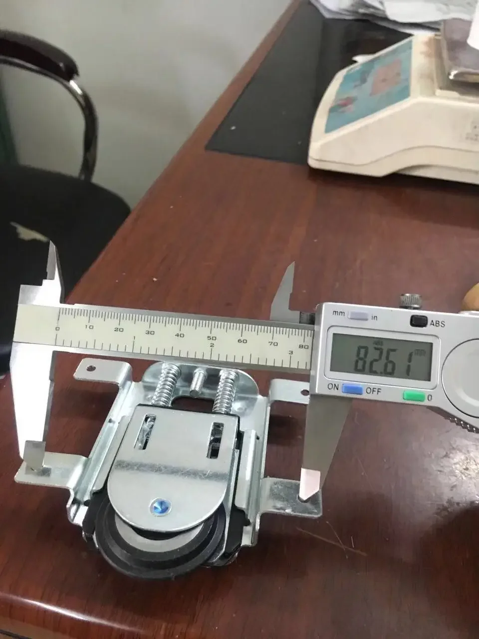 캐비닛 슬라이드 도어 하단 휠 롤러, 부드러운 휠 옷장, 슬라이딩 도어 하단 휠 러너 액세서리, 1 개