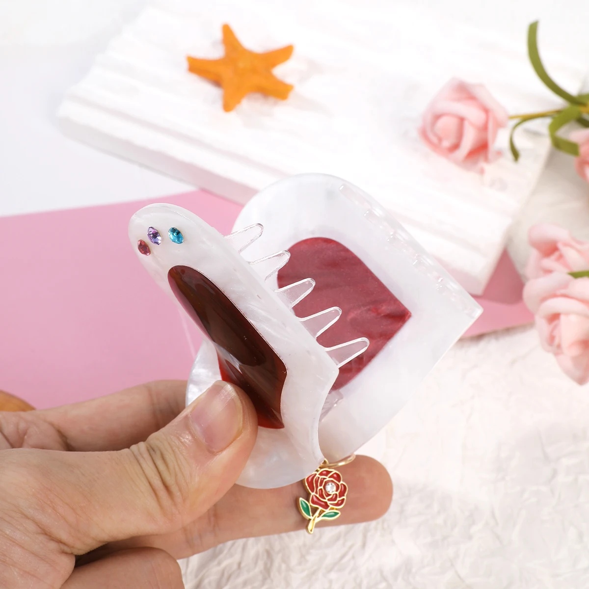 1pc Elegant Hair Claw Crab Women Girls New Headwear Hairpins Shark Clip Cute Heart Shaped Hair Clips Barrettes Hair Accessories