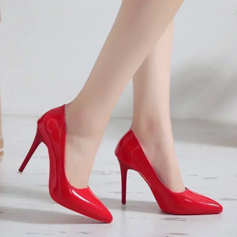2025 New Women's High Heels Red Sole Pointed Toe Stiletto Heels Classic Style Wedding Dinner Complete Colors Shallow Top Shoes 6