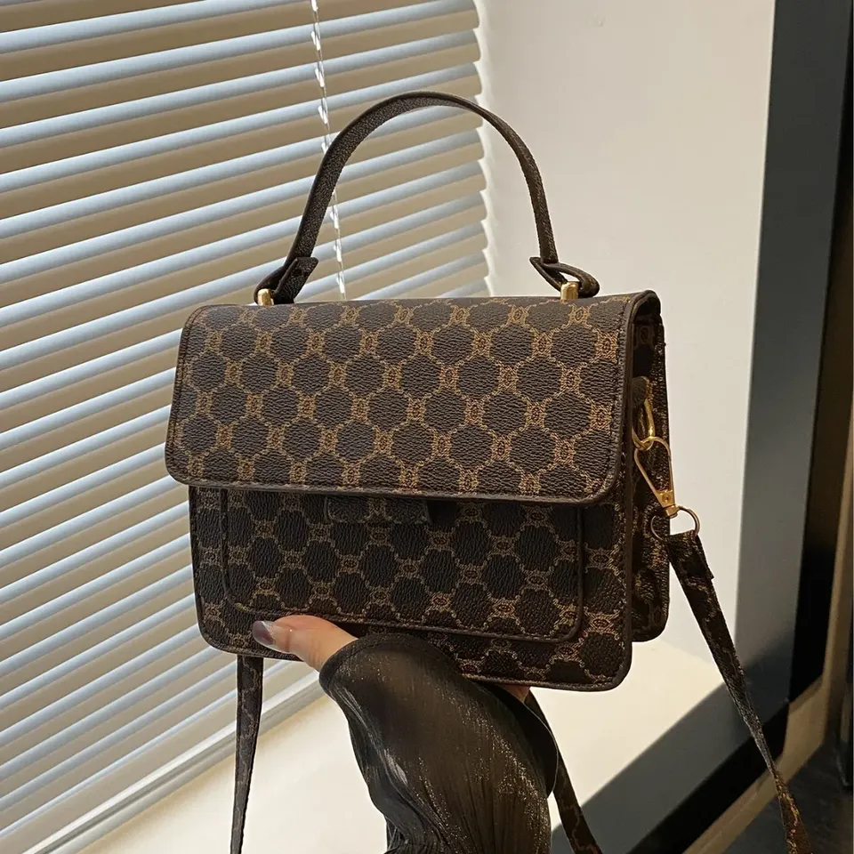 Fashionable Minimalist Handbag Stylish Shoulder Crossbody Bag Simple High-Quality Retro Bag Soft Material from Mainland China