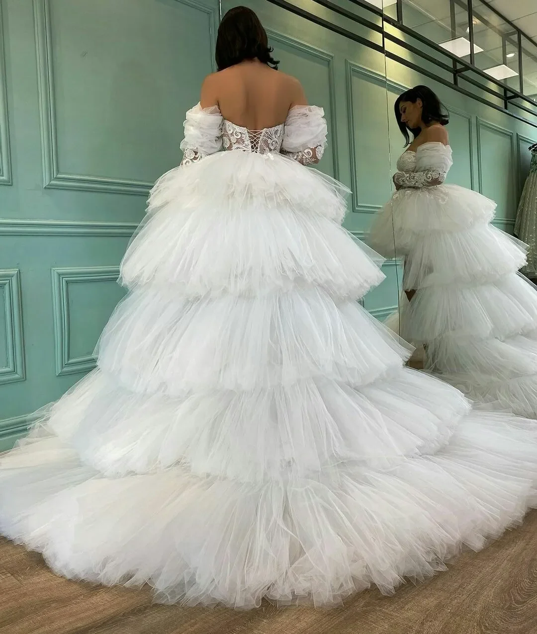 

Elegant white Prom Party Dress Overskirt Layered Tulle Off Shoulder Long Sleeve Lace Bridal Dress Evening Gown Detachable Train