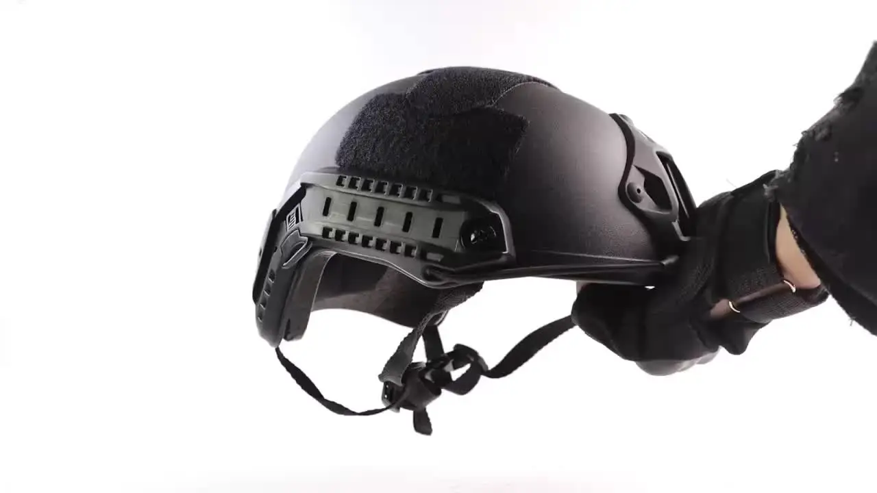 DELTA SIX FAST PJ Hole Tactical Helm für Paintball / Airsoft (schwarz