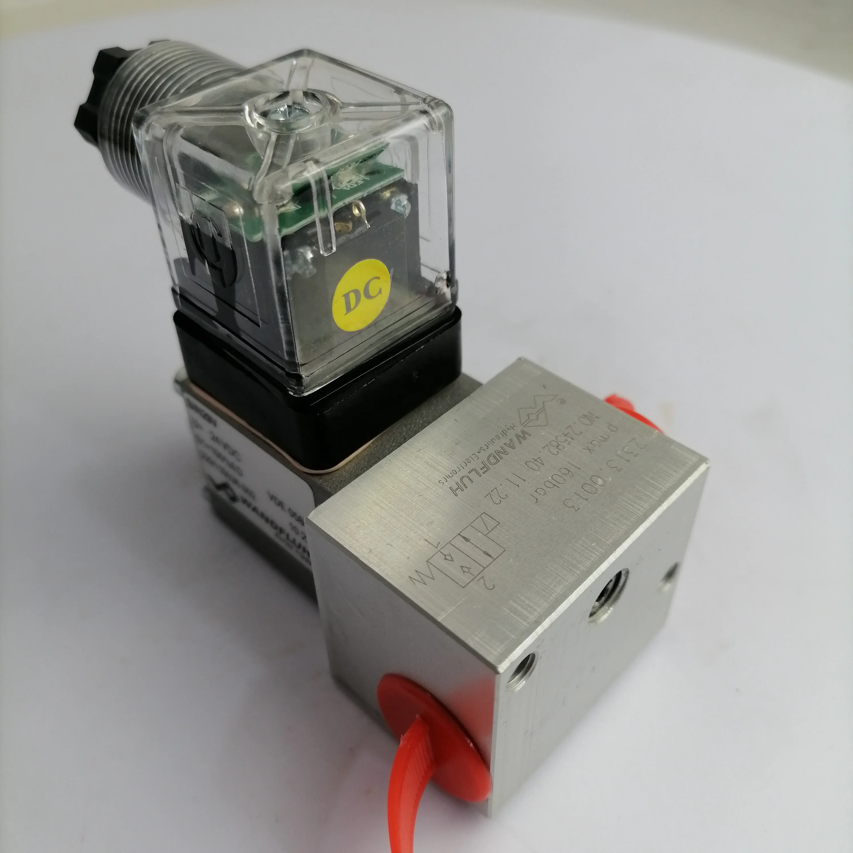 

Originele Wandfluh Hydraulische Magneetventielen M2203-G24-C