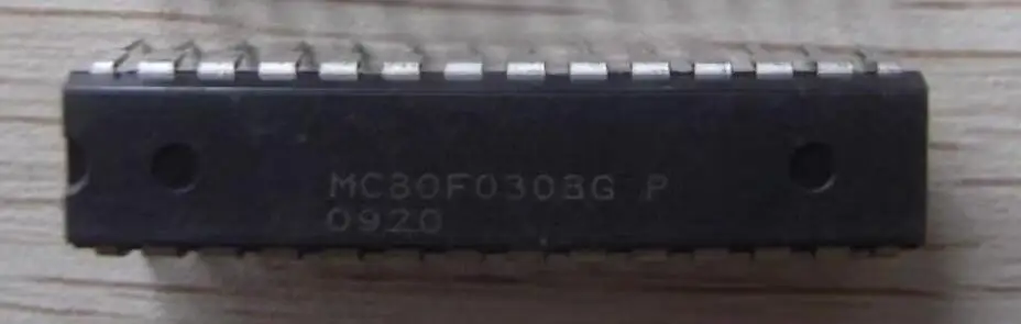 Free shipping    new%100       new%100     MC80F0308GP  DIP-28