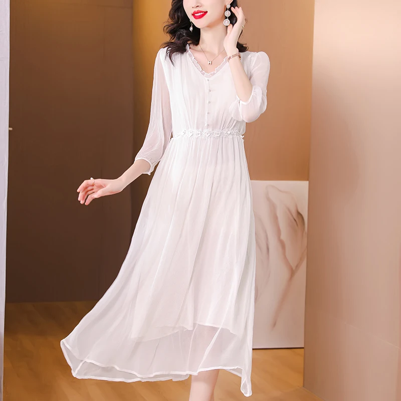 【Sinoon】 V-Neck Layered Lace Silky Dress SINOON