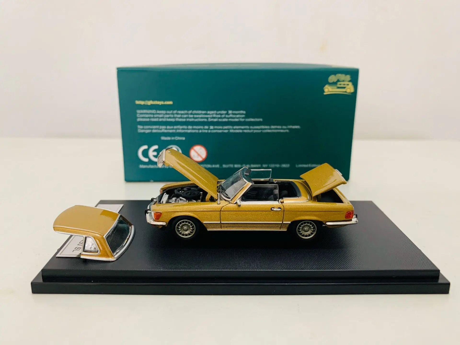 GFCC 1973 450 SL Roadster Hard Top Car Gold 1/64 Scale Die-Cast Model