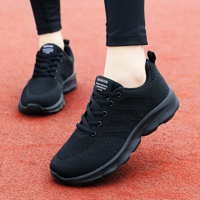 Baskets décontractées pour femmes, chaussures de marche respirantes, chaussures plates en maille, chaussures de sport blanches pour dames, nouvelle mode, 2024 1