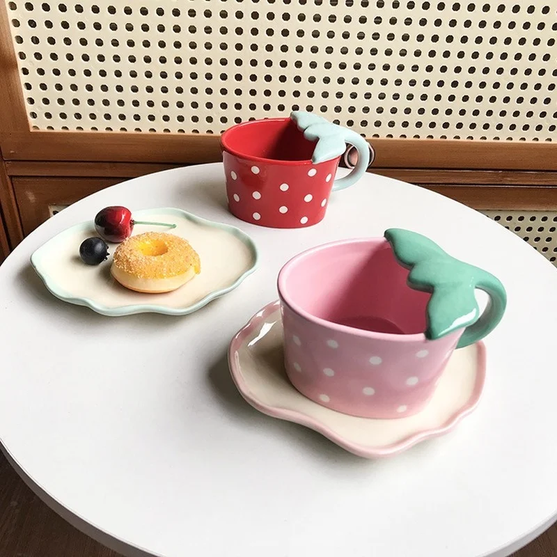 

Японский и корейский стиль, милая керамическая чашка с клубничным рисунком, набор для завтрака и блюдце, кофейная кружка высокого качества, милая кружка