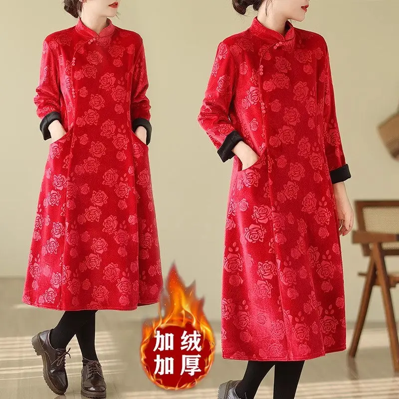 

2023 Winter New Velvet Plush Improved Qipao Women's Slim Fit Thick And Warm Dress Red Rose Chinese Style Cheongsam Dresse Z4360