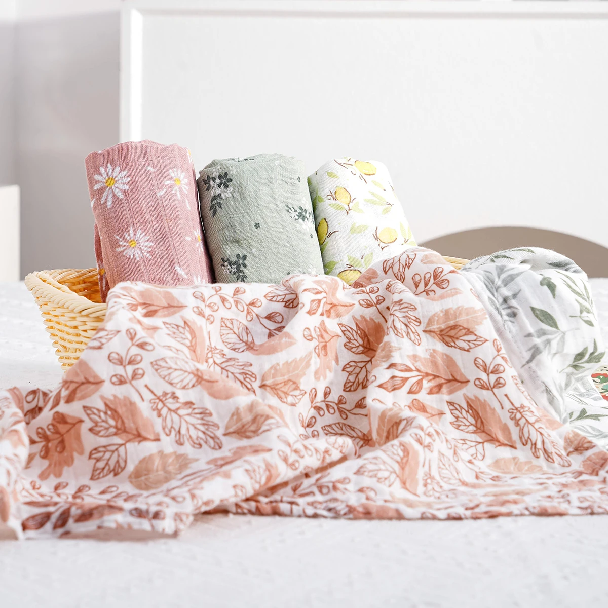 5 Pcs/Set Baby Feeding Bibs Muslin100% Cotton Swaddle Feeding Burp Cloth Newborn Soft Cotton Baby Blanket 60*60cm 4