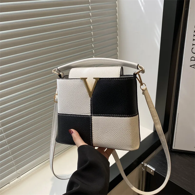 Luxury Color Blocking PU Leather Women handbag Messenger Bag Chic Small Shoulder Crossbody Bag Fashion V Letter Bucket Tote Bag