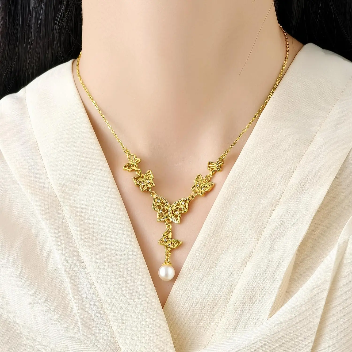 999 24K real gold three-dimensional butterfly Pearl necklace Women's fashion butterfly micro diamond fringe clavicle chain