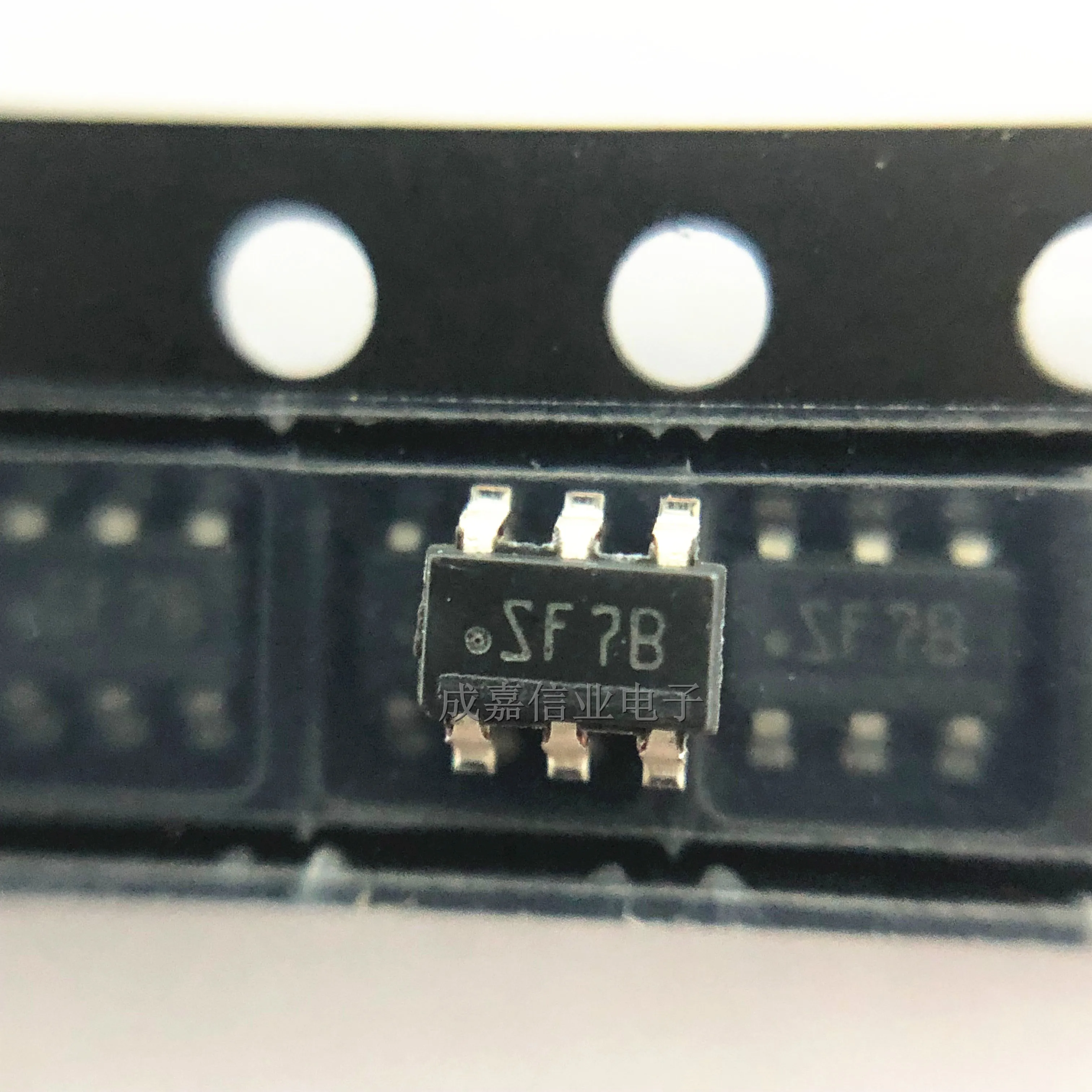 

10pcs/Lot LMR12010XMKX SOT-23-6 MARKING;SF7B Switching Voltage Regulators SIMPLE SWITCHER 20 Vin,1A SD Vltg Reg