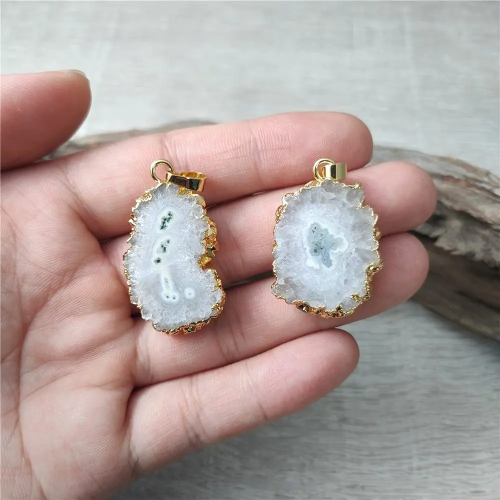 FUWO Wholesale 5Pcs Natural Stalactite Flower Pendant,Golden Plated Irregular White Crystal Accessories For Jewelry Making PD262 3