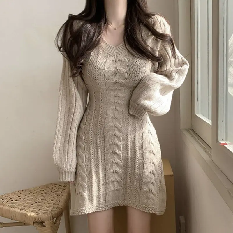 long sleeve white knit dress MIKUTA Photography The Matrix Woman Size:US0 Size - 6 ensuring durability