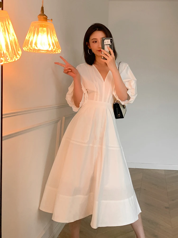 

Women vintage french Style dress 2023 summer ranway hepburn style white bubble sleeve v neck A line dresses vestidos