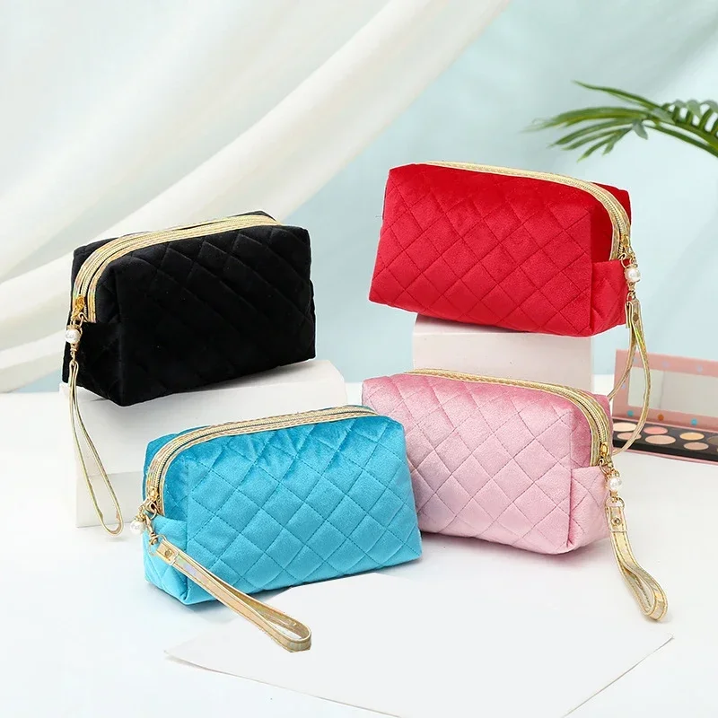 

Solid Color Zipper Lipstick Storage Bags Female Make Up Organizer Pouch Velvet Women Cosmetic Bag Travel Large Makeup Bag