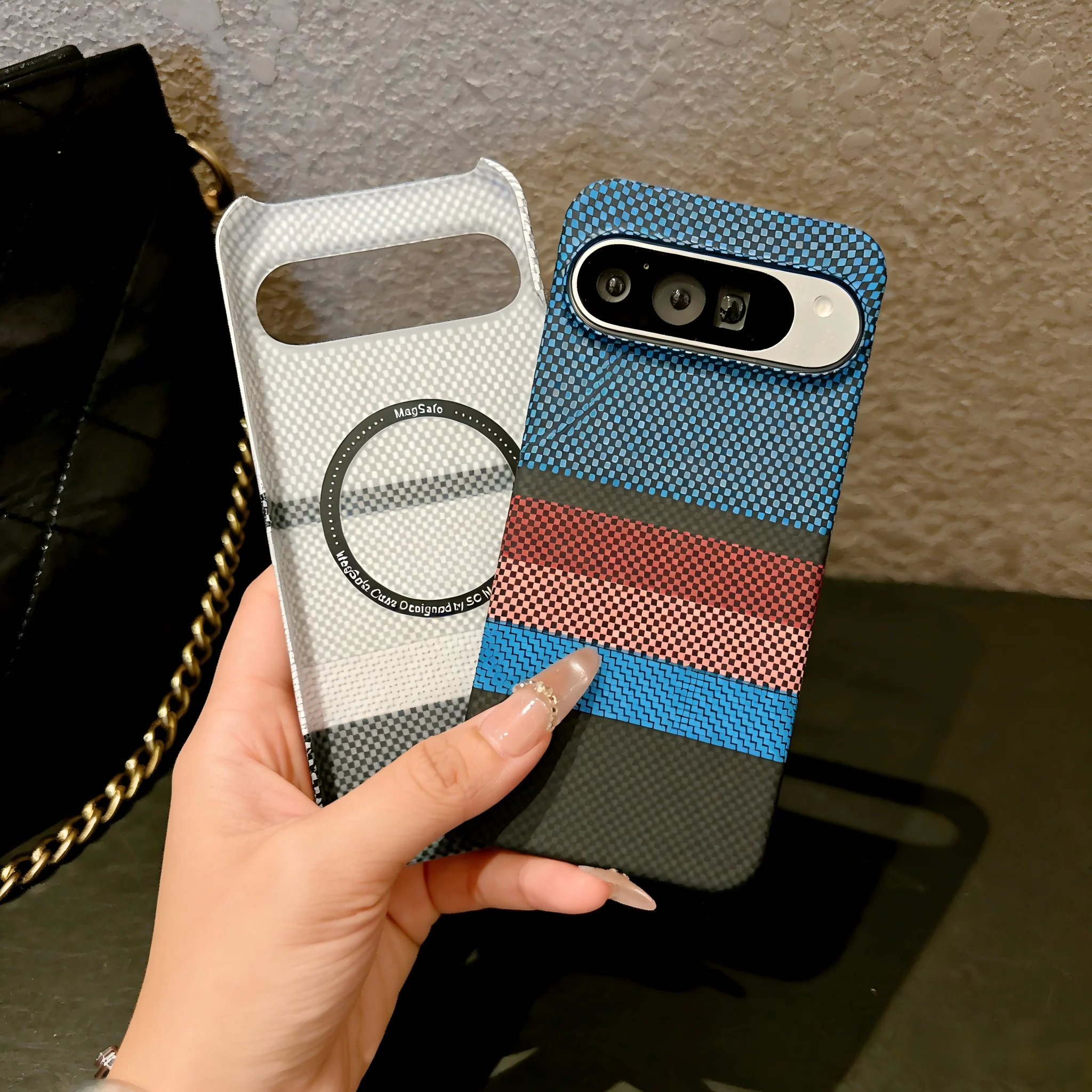 Sleek Carbon Fiber Pattern Magnetic Wireless Charging Case