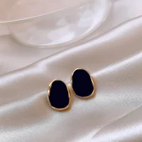Korean Retro Black Geometric Small Fashion Light Luxury High end Design Sense Earrings Women's Jewelry - Image 2