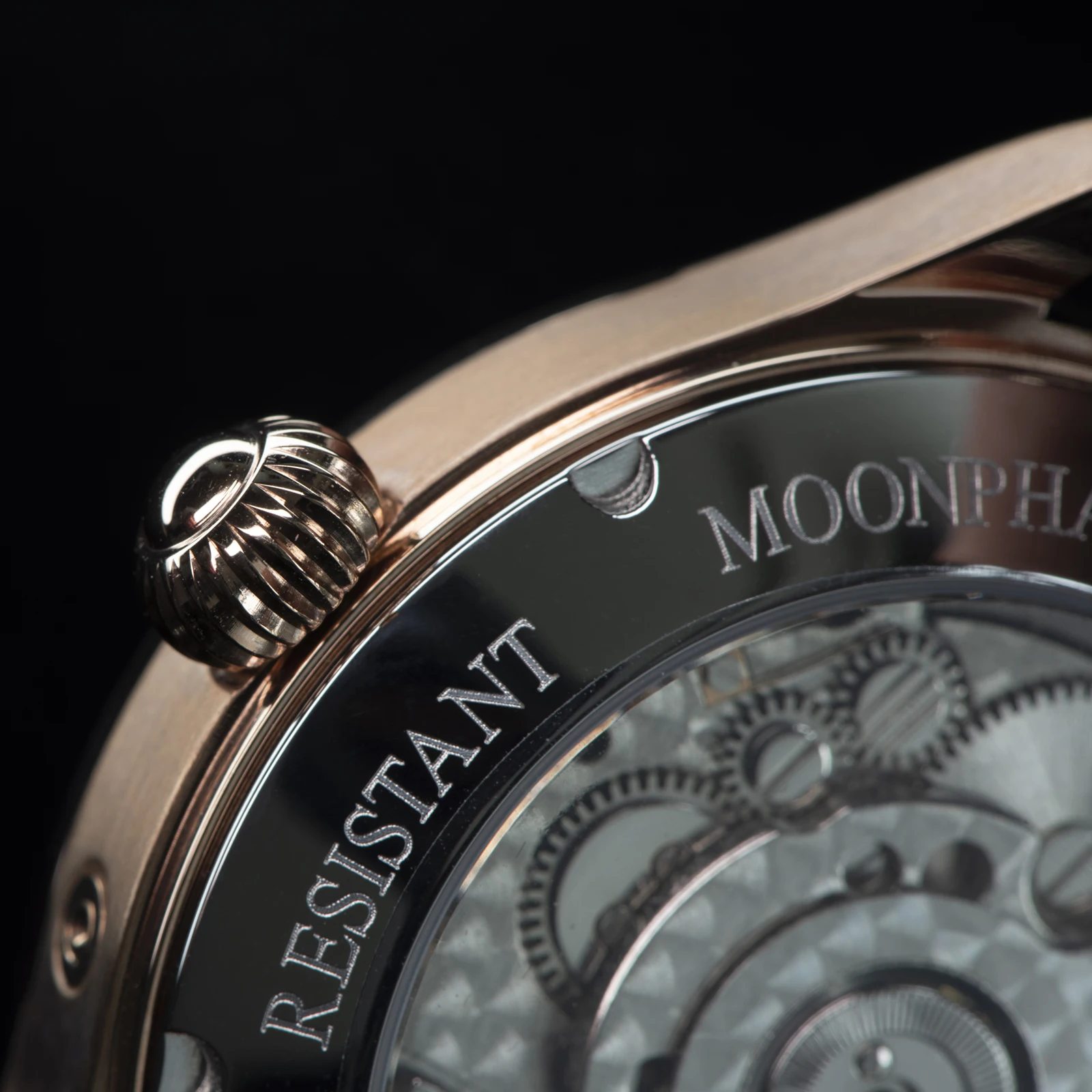 SUGESS 自動巻ムーンフェイズ　裏スケ 最近、Sugessのムーンフェイズの時計を見てるんだけどさ。あれって