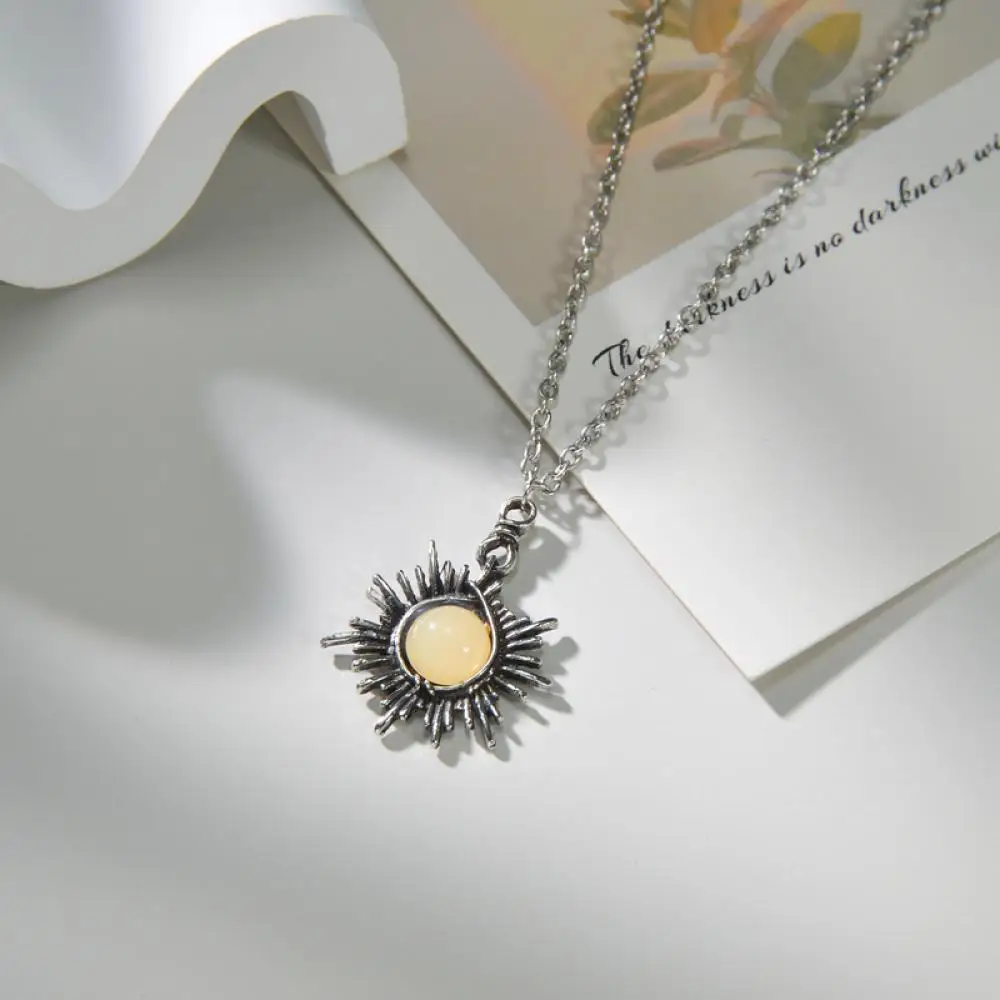 Fashion Necklace Moonstone Necklace Crescent Crystal Moon Pendant for Women
