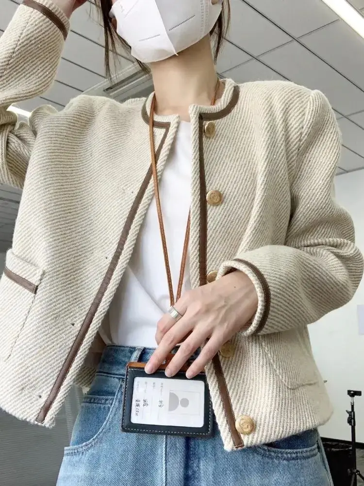 

Melrad Style Little Black Jacket for Petite Women in Autumn-Winter 2023, New Chic High-end and Elegant Small Suit Jacket.