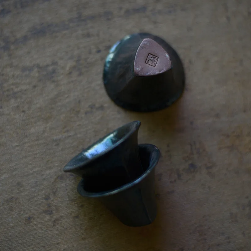 2pc/set Boutique Japanese Style Ceramic Tea Cup Handmade Coarse Pottery Master Cup Creative Triangle Bowl Kung Fu Tea Set 22ml