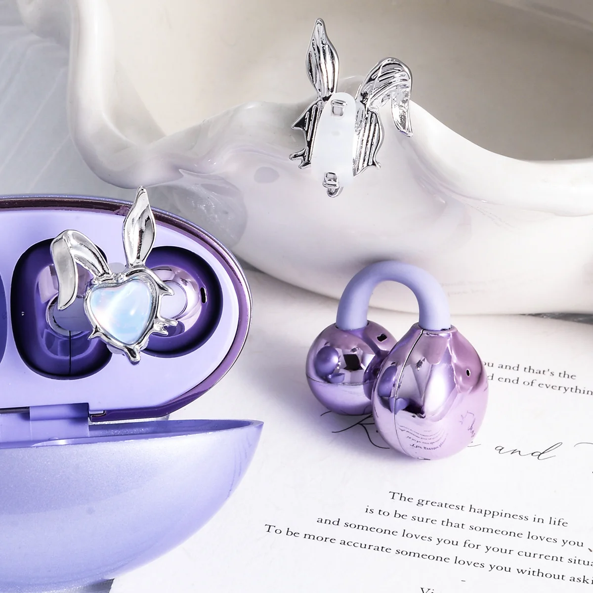 Chic Bluetooth Earbuds with Exclusive Accessories - Ideal
