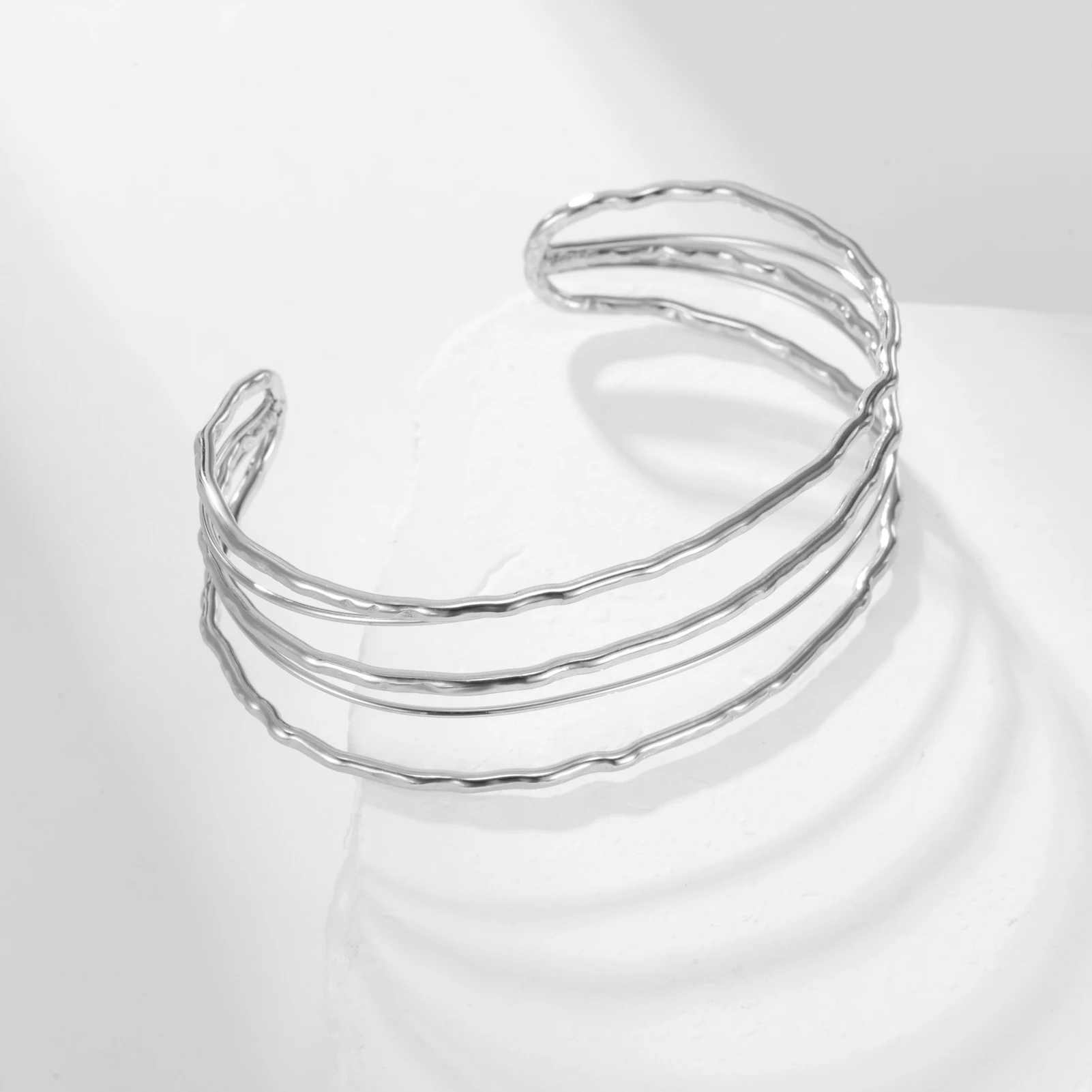 COOLTIME Boho-Armband für Damen, Edelstahl, goldfarben, minimalistischer offener Armreif, Schmuck, Geburtstagsgeschenk – Detail 3