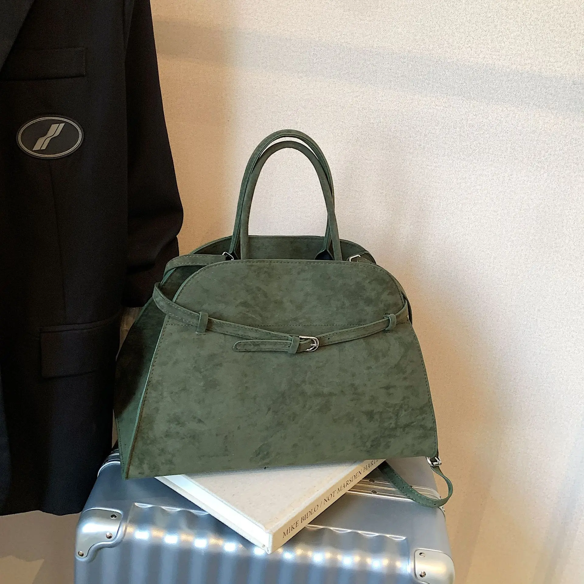 Vintage Large Capacity Faux Suede Tote Bag Designer Belts Deco Women Shoulder Bags Luxury Quality Big Handbags Trend Bucket Bag